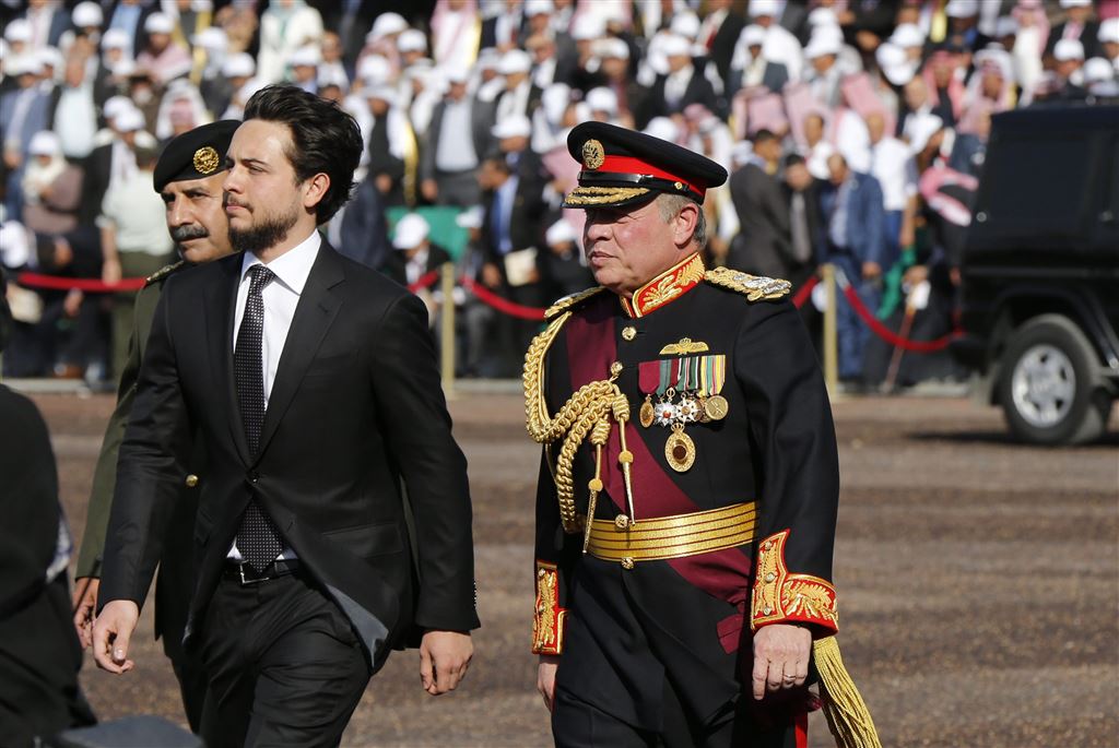 Koning Abdullah bezoekt grenswachten in Jordanië - Vorsten