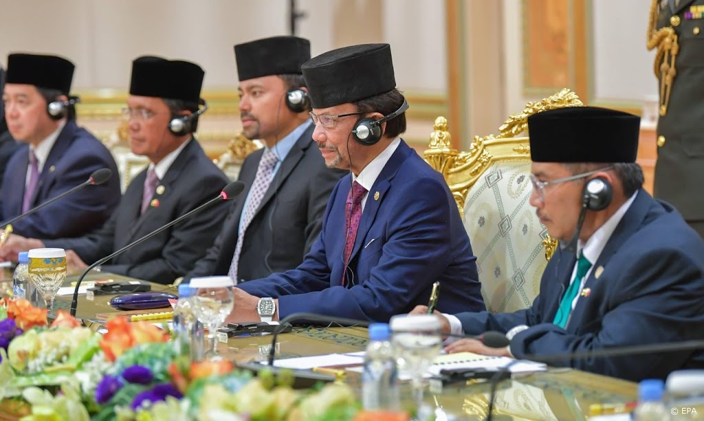 Sultan Brunei wijst alle kritiek af - Vorsten