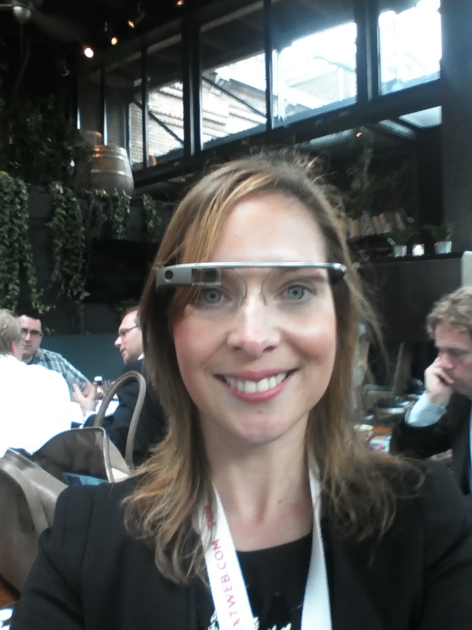 Vivianne met Google Glass