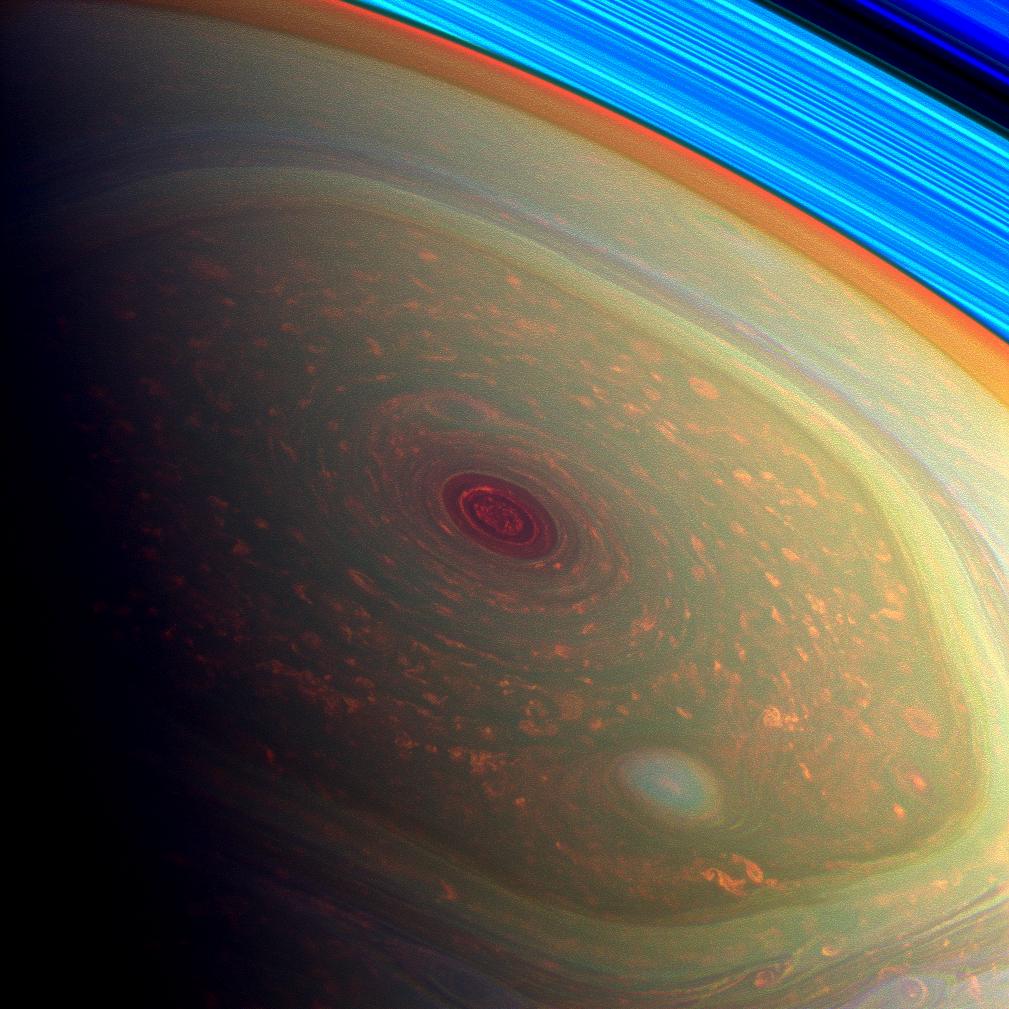 Zeshoek op noordpool Saturnus